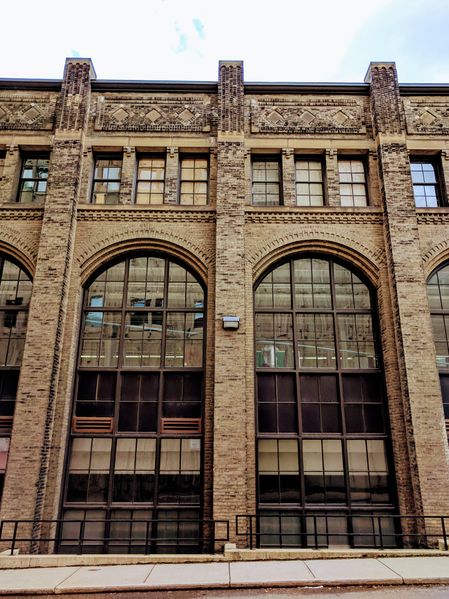 File:Thermodynamics Building Arches 2017.jpg