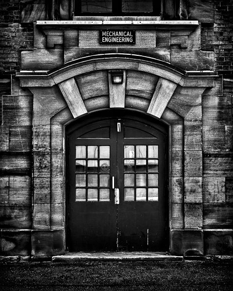 File:Thermodynamics Building Entrance.jpg