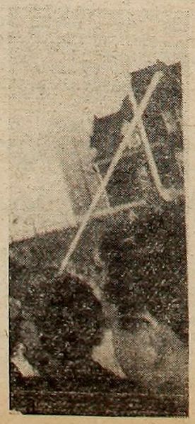 File:1958 goalposts 4.jpg